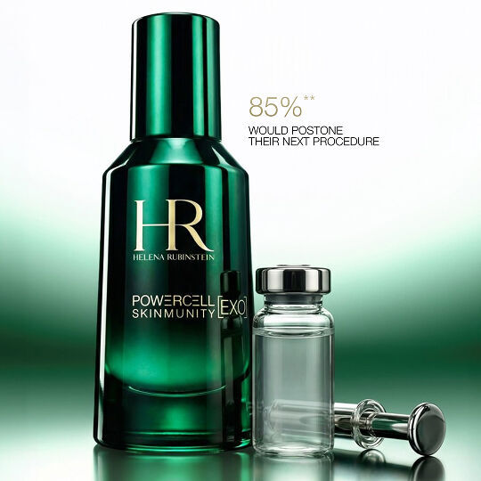 Frasco del serum Powercell Skinmunity [EXO] con un vial clinico, que muestra que el 85 % de los usuarios pospondria un tratamiento cutaneo.