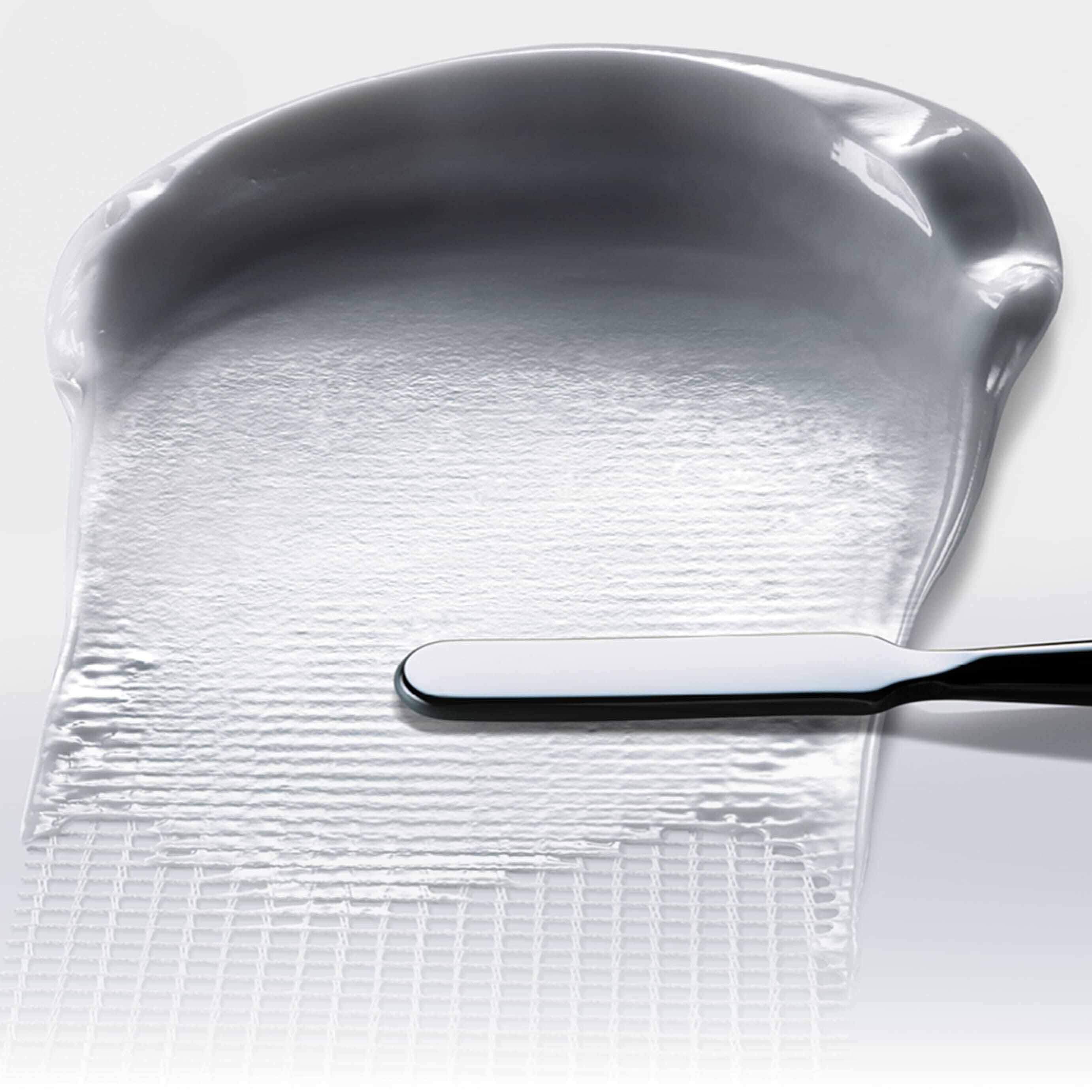 Textura efecto venda transpirable de Helena Rubinstein REPLASTY, aplicada con espatula para la reparacion de la piel.