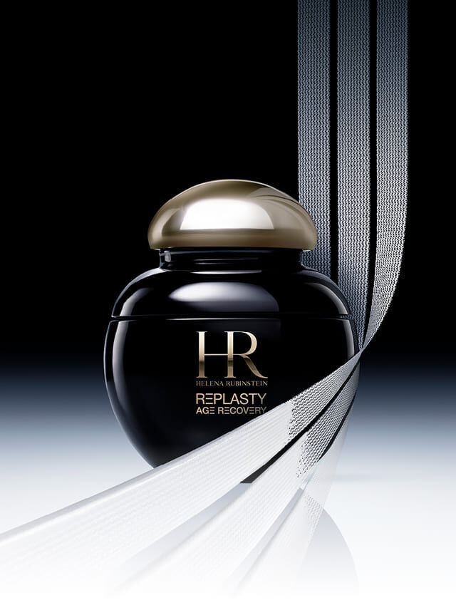 Helena Rubinstein Replasty Age Recovery Eye & Face Contour Concentrate en un elegante tarro negro con un tapon dorado.